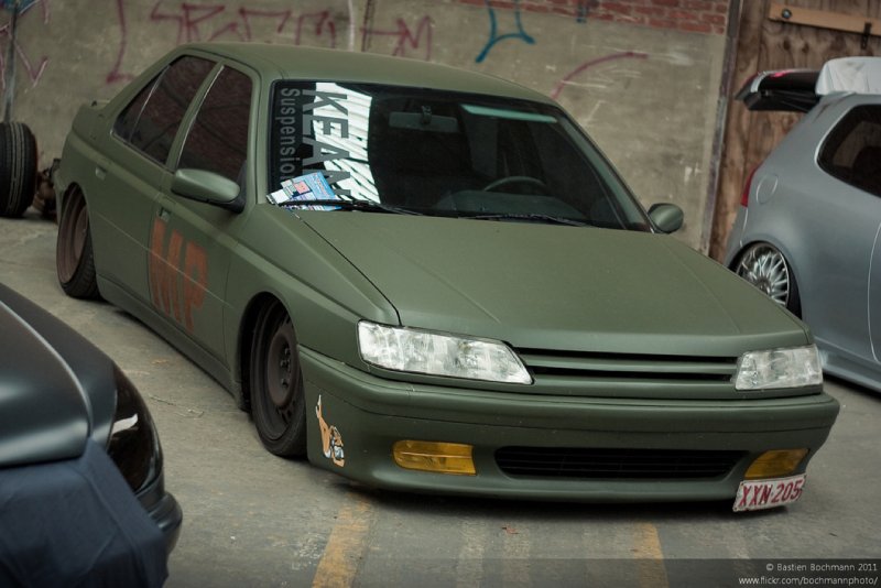 Peugeot 605 stance