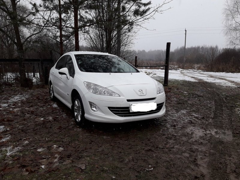 Пежо 408 белый свет