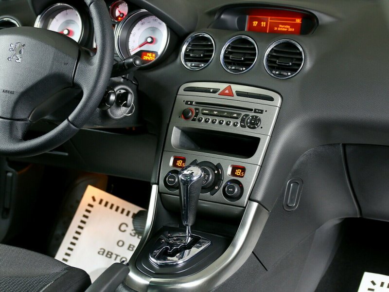 Пежо 308 2010 1.6 автомат