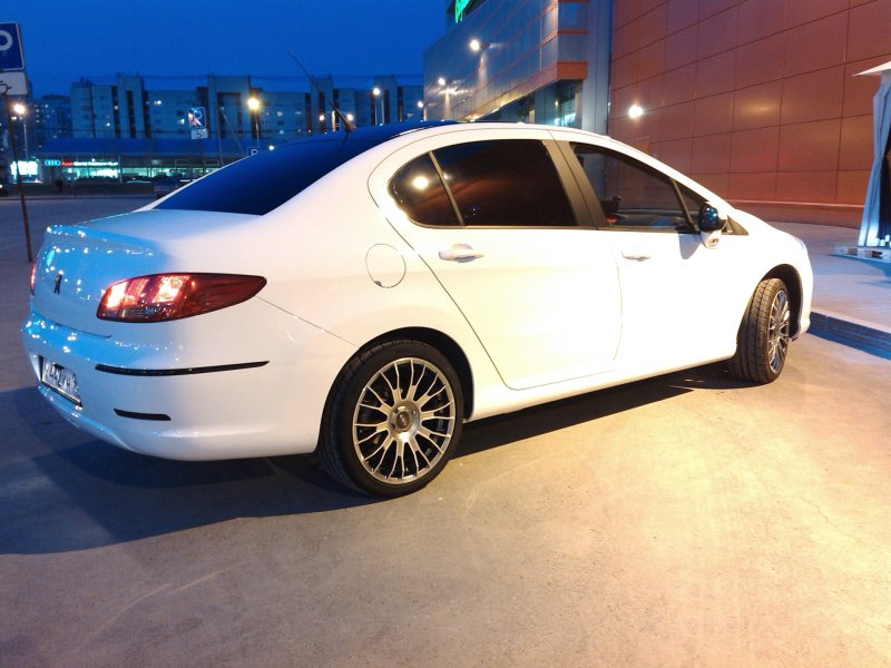 Peugeot 408 r19