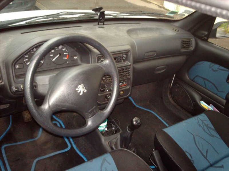 Магнитола Peugeot 106