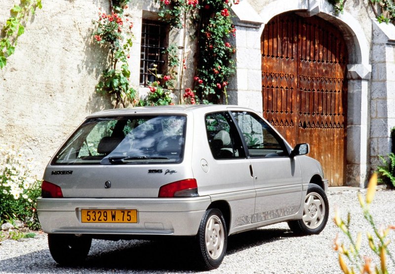 Peugeot 205 салон