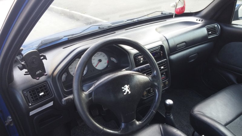 Пежо 205 GTI 1.9 салон