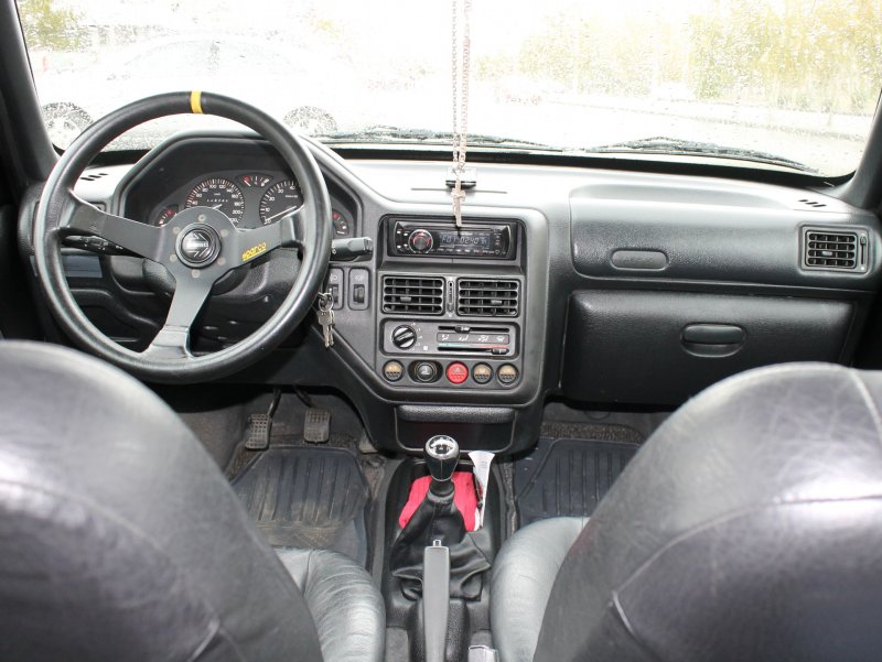 Peugeot 106 салон