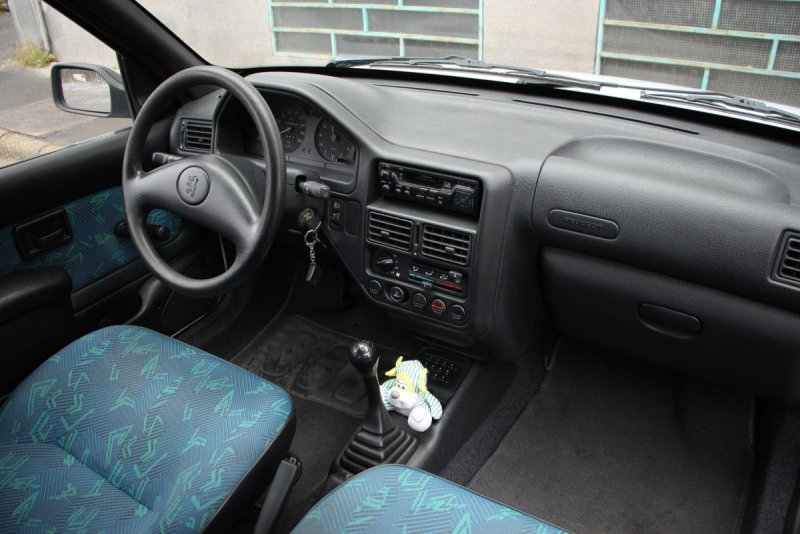 Peugeot 106 2004 салон