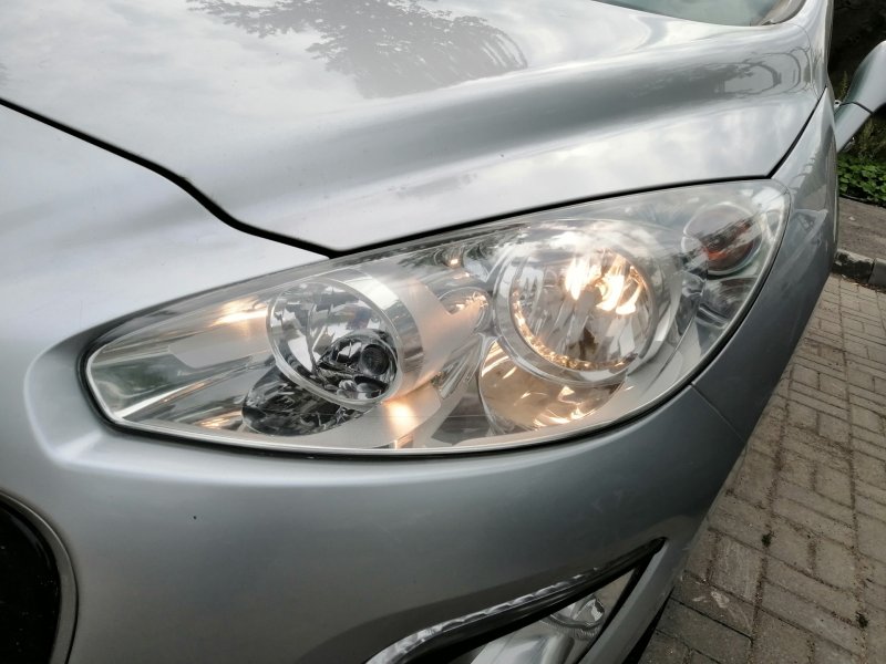 Фара Peugeot 308