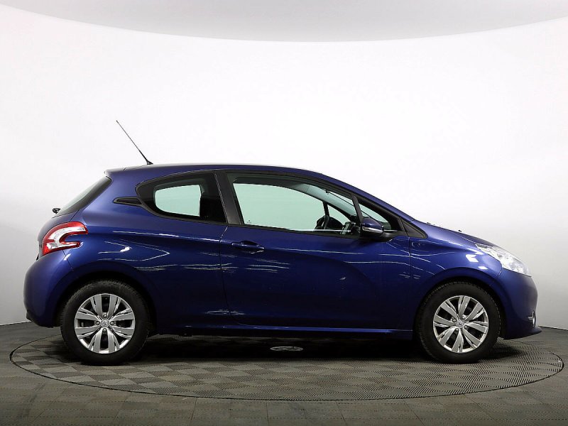 Peugeot 208 2010