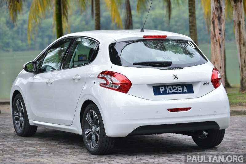 Хэтчбек Peugeot 208