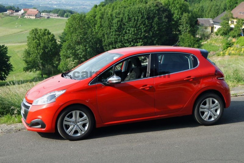Peugeot 208 2005