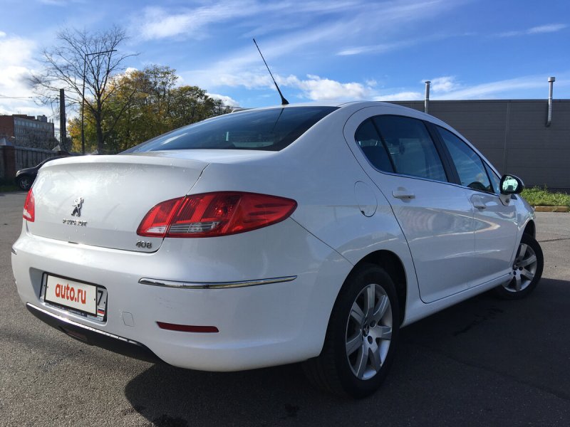 Peugeot 408 i 2012