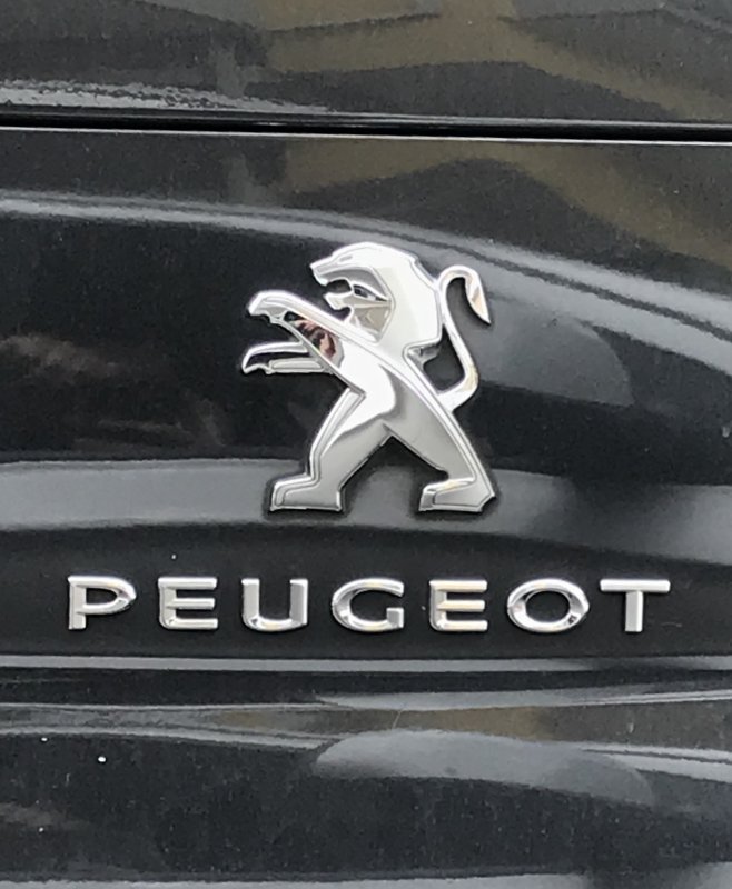 Новый логотип Пежо