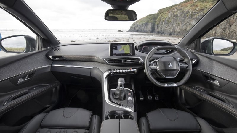 Peugeot 5008 интерьер