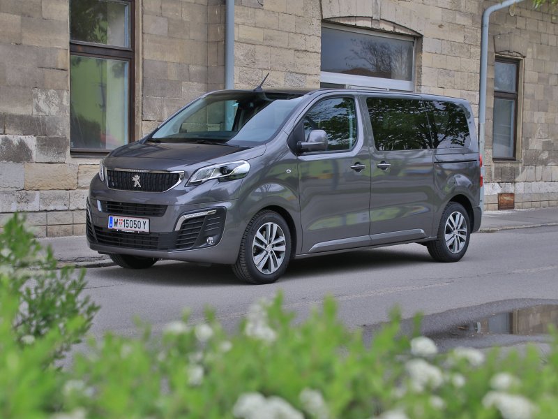 Минивэн Peugeot traveller