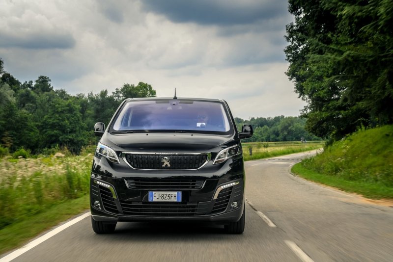 Peugeot traveller 2016