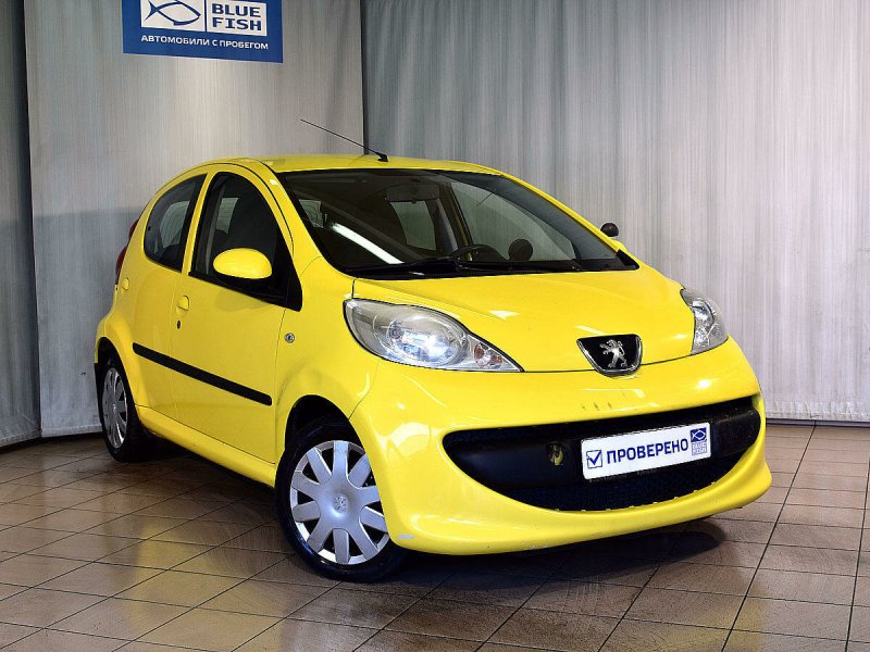 Peugeot 107 желтый