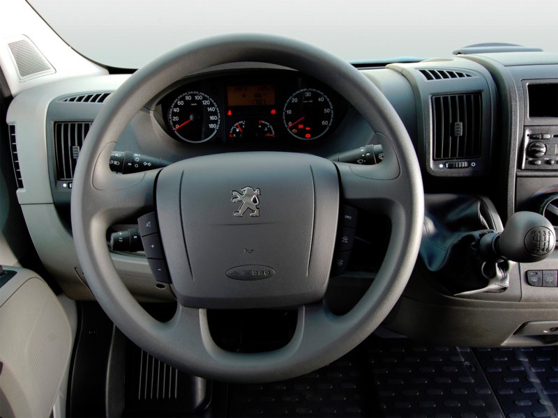Peugeot Boxer 2006 салон