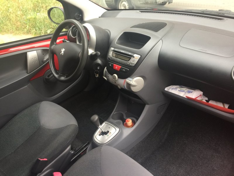 Peugeot 107 салон