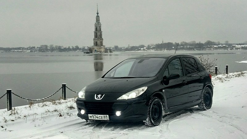Peugeot 307 мокрый асфальт