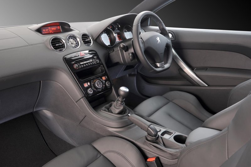 Пежо 308 RCZ салон