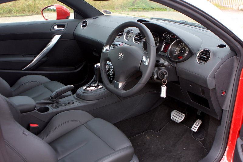 Peugeot RCZ 2010 Interior