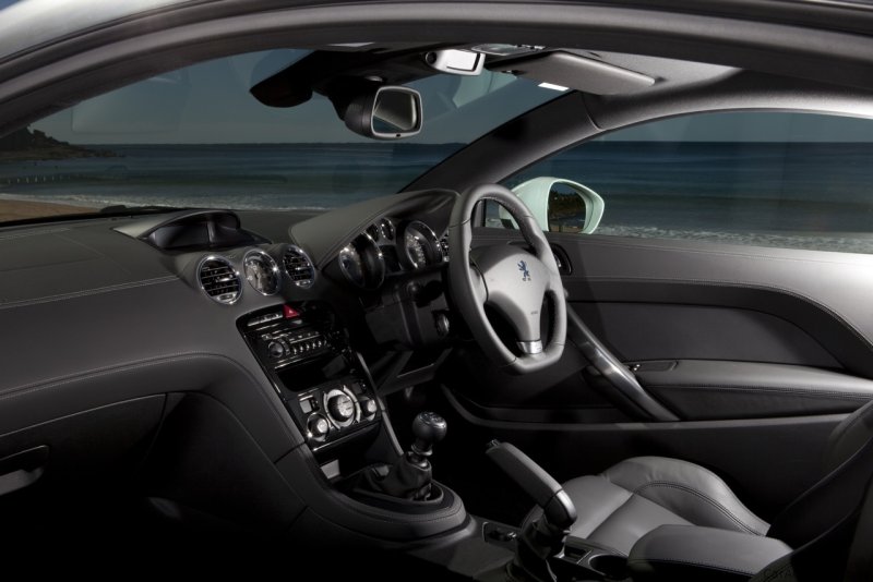 Peugeot RCZ 2010 Interior