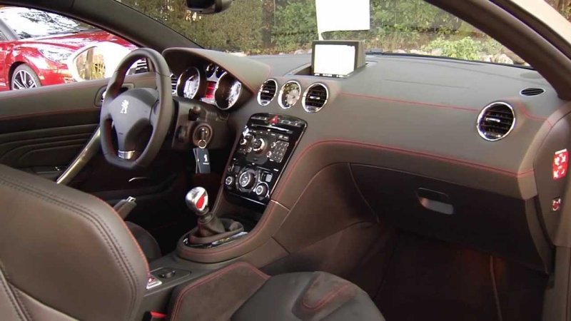 Peugeot RCZ тюнинг салона