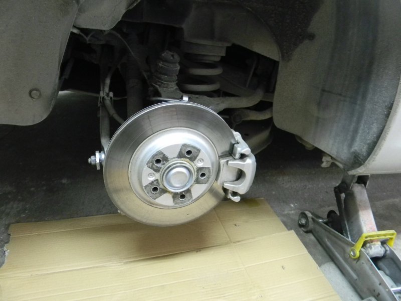 Крепление колеса Peugeot 206