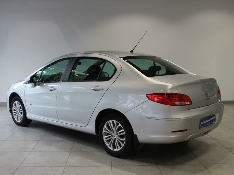 Peugeot 408 2002