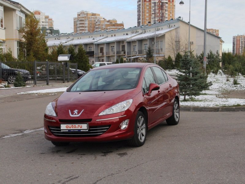 Peugeot 408 2013 красная