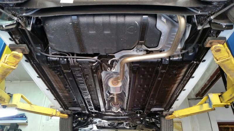Kia Rio 2010 днище