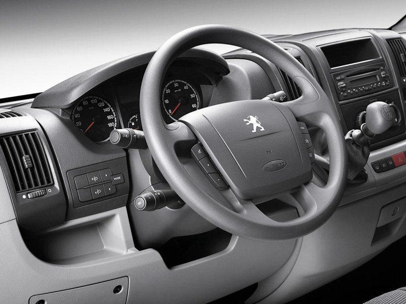 Peugeot Boxer 2002 салон