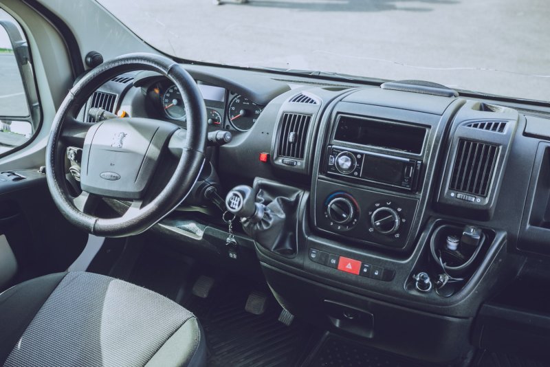Peugeot Boxer 2002 салон