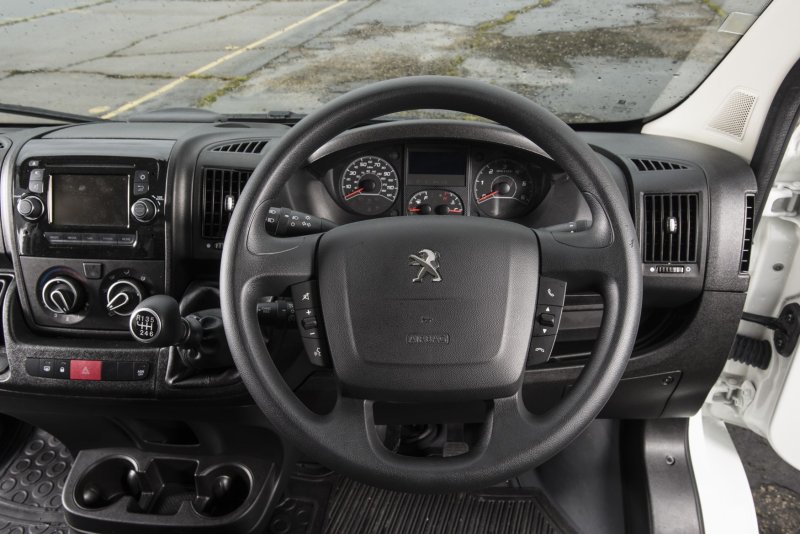 Peugeot Boxer 2022 салон