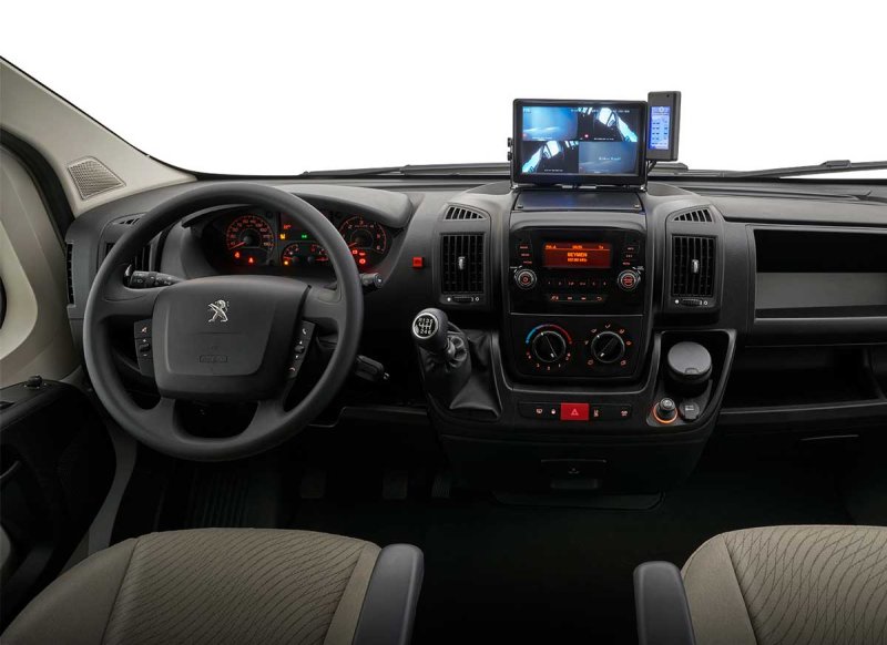 Peugeot Boxer 2015 салон