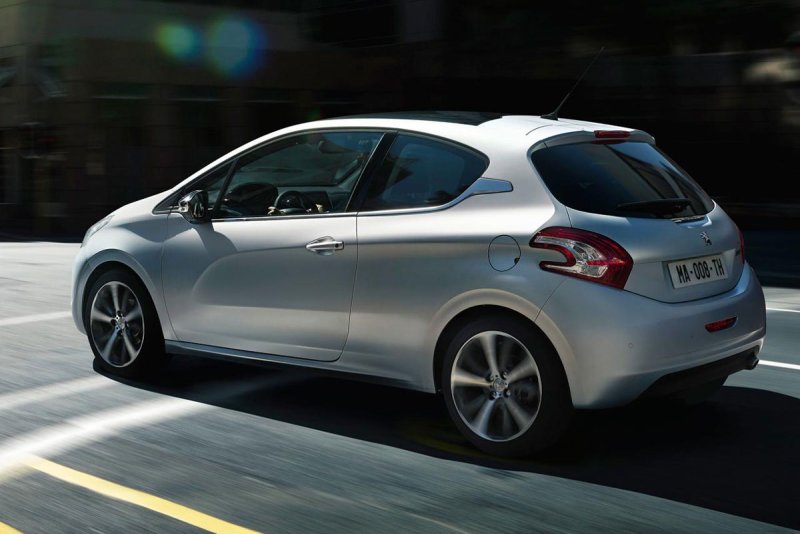 Хэтчбек Peugeot 208