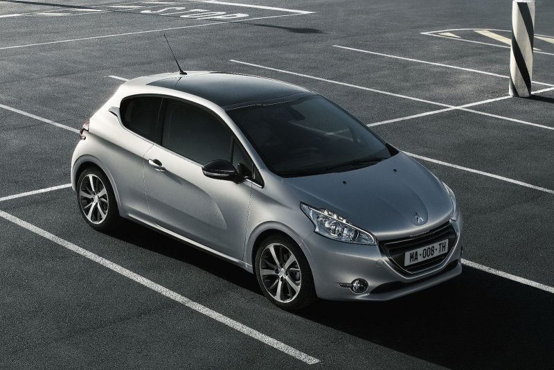 Peugeot 208 2012