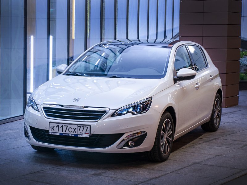 Новый хэтчбек Peugeot 308