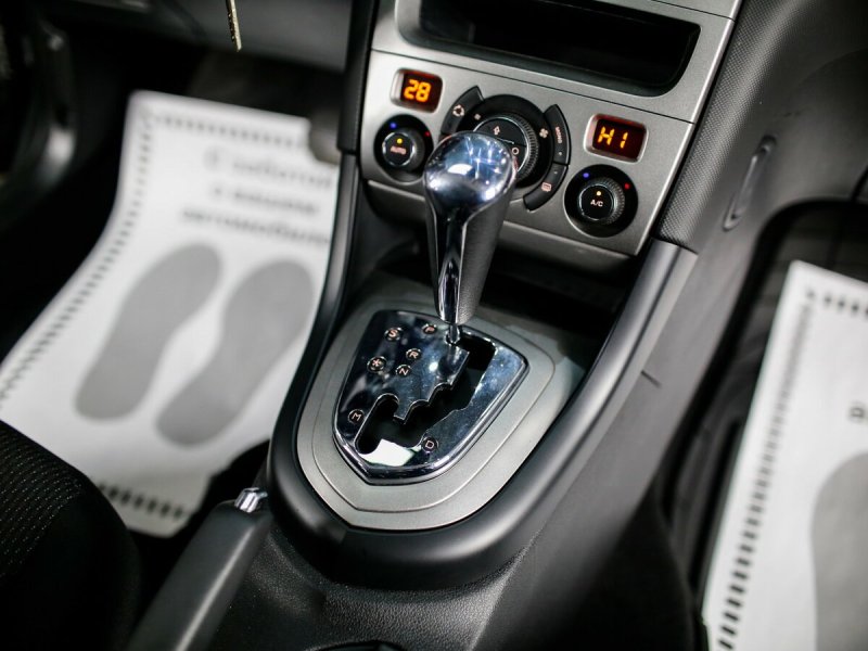 Пежо 408 автомат