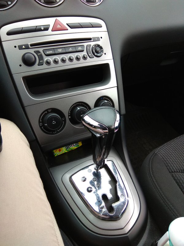 Пежо 408 автомат