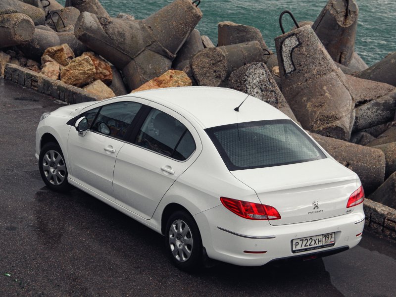 Peugeot 408 2012