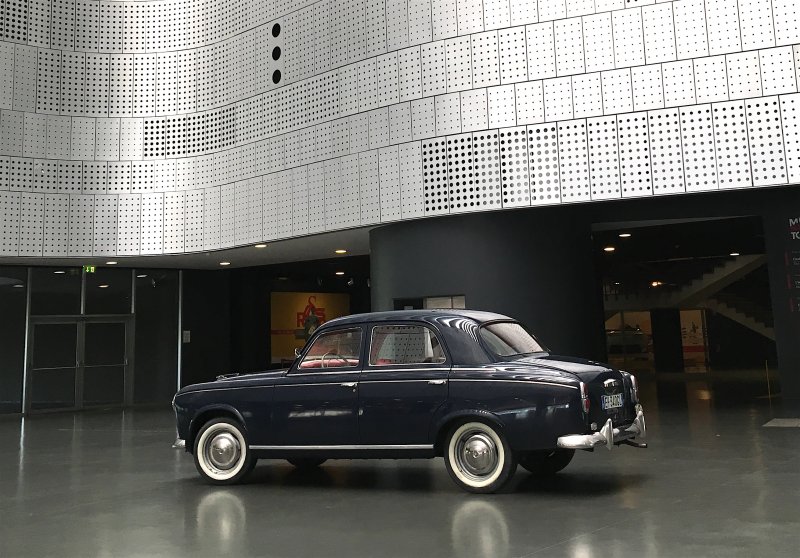 Peugeot 403