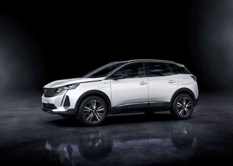 Новый Peugeot 3008 2021