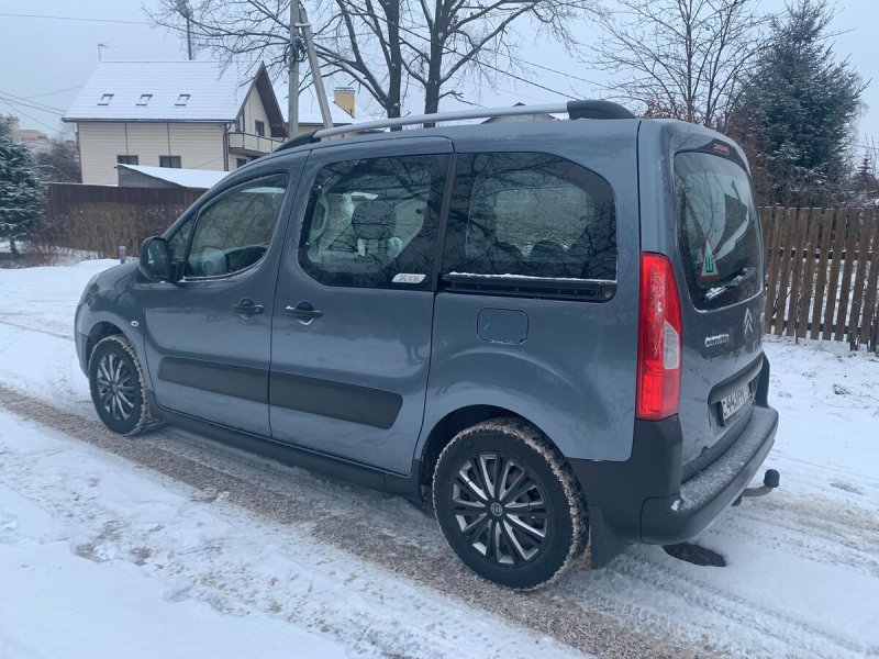 Citroen Berlingo 2011 года