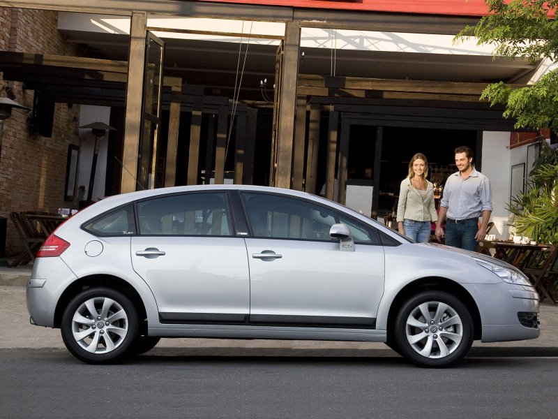 Citroen c4 Hatchback 2012 back