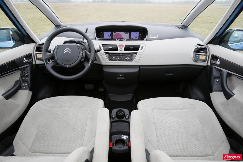 Citroen c4 Picasso 2008 салон