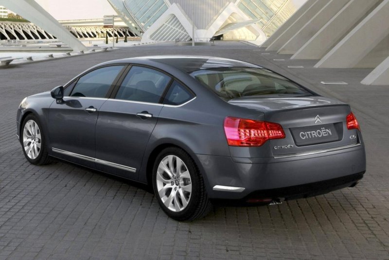 Citroen c5 седан сзади