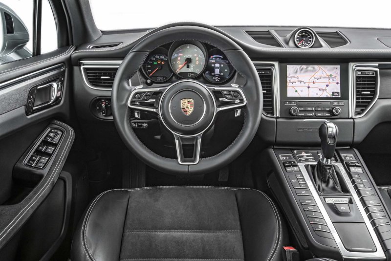 Porsche Macan 2022 салон