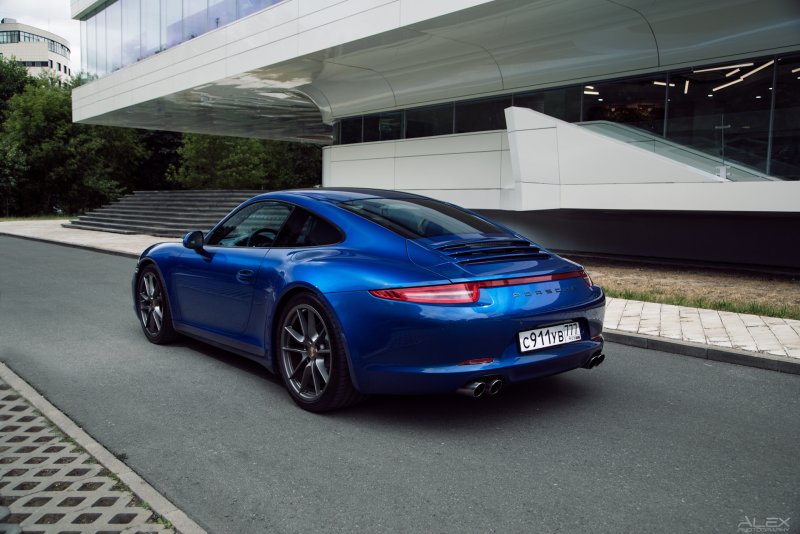 Порше 911 синий цвет 2020