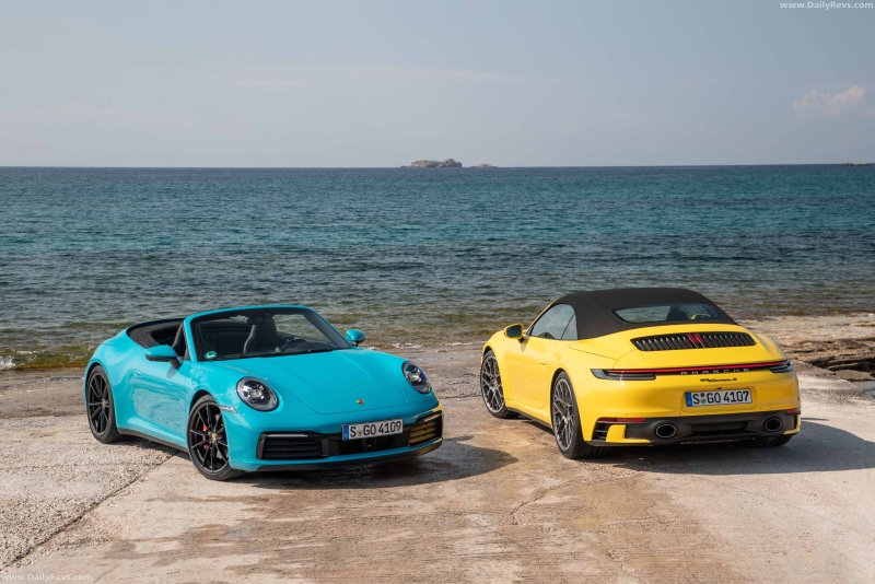 Порше 911 Каррера голубая