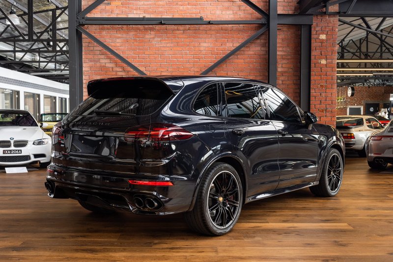 Echart Cayenne Turbo s "Black Edition" Limited.